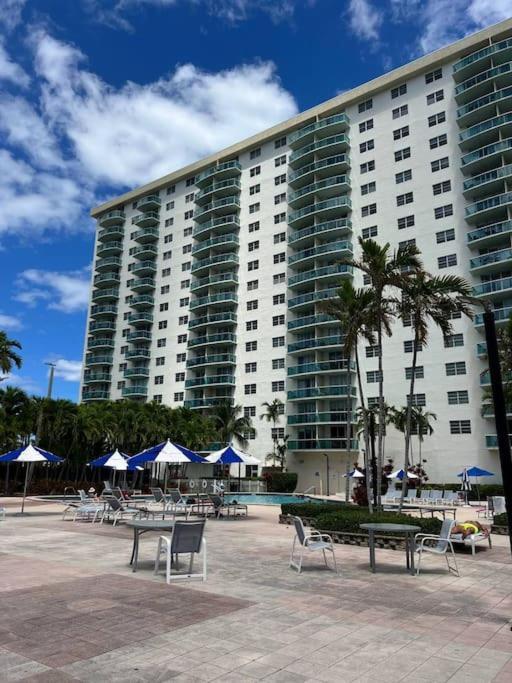 Sunny Isles Beach Spacious Apartment Dış mekan fotoğraf